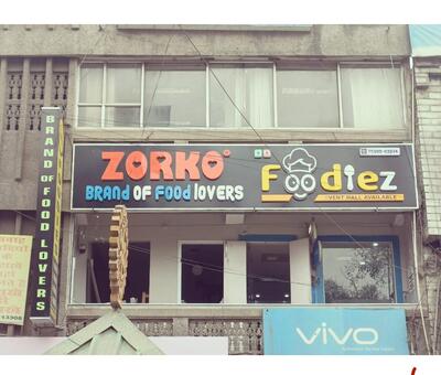 Foodiez Cafe & Restaurant