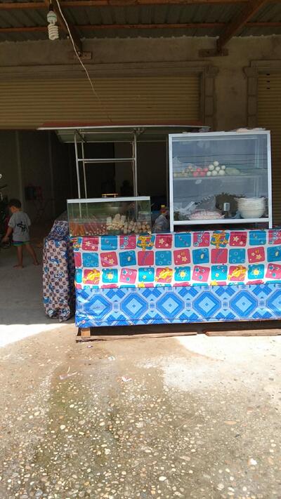 ร้านขายเผีน้ำตก เมืองเชบั้งไฟ