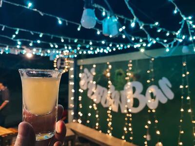 ชื่น ชม Bar