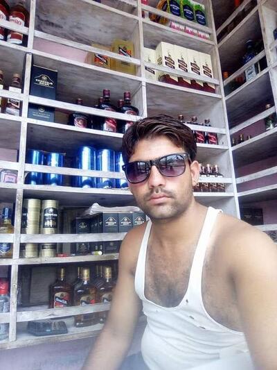 वाइन शॉप त्रिवेणी बरु खेड़ा