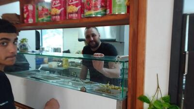 מסביב לחומוס