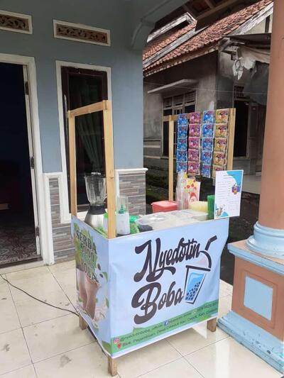Nyedotin Boba
