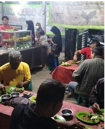 pecel ayam mekar jaya kremes