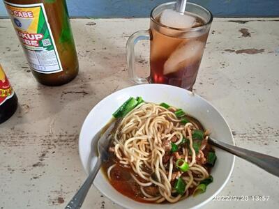 BAKSO DAN MIE AYAM DUA PUTRA