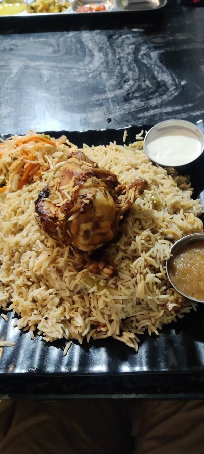 New Azad Hotel & Family Restaurant