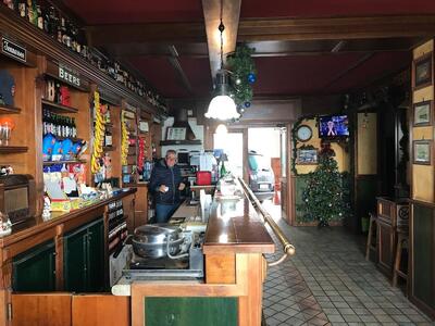 Maximilian's Pub