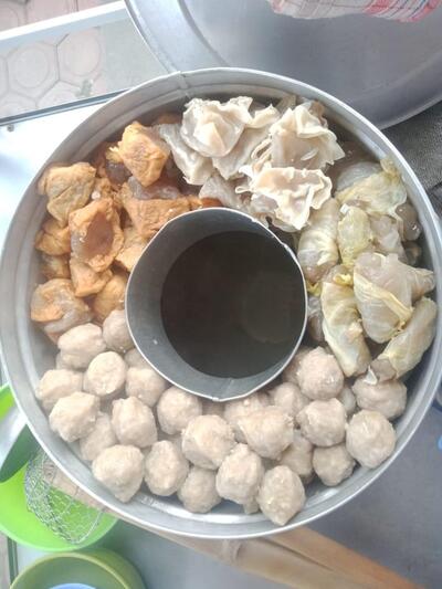 Warung ES Mbak Rini