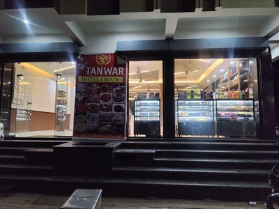 Tanwar Hotel & Restro