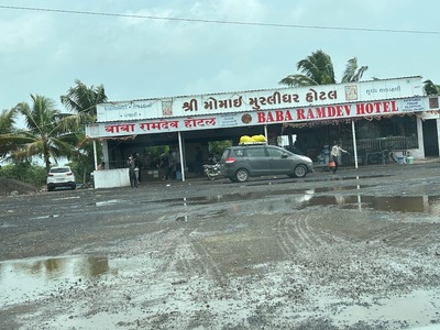 Shree Momai Murlidhar Hotel