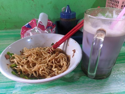 Mie ayam mbates mbak lin