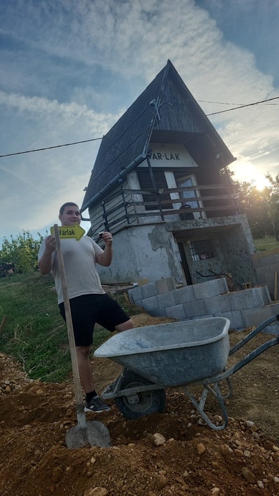 Várlak