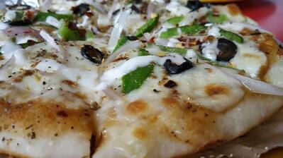 Laziz Pizza Pizza House Sangamner