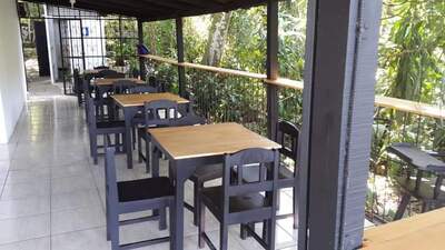 Café & Resto Bar