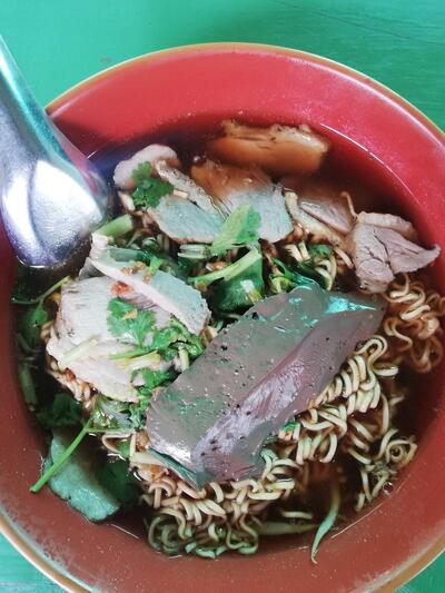 ร้านพี่นกพี่อ๊อด