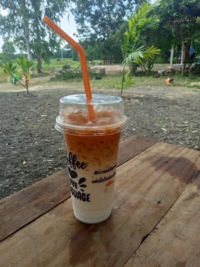 ทุ่งดอกคาเฟ่ น้ำปั่นชากาแฟ ขนมปังปิ้ง