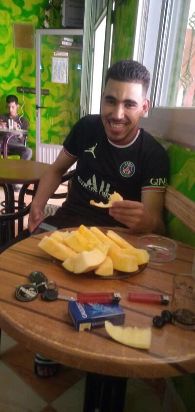 مقهى ومطعم آدم