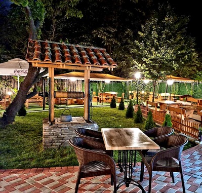 Yard Bar & Grill