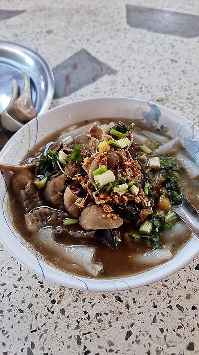 ร้านก๊วยจั๊บโบราณ แม่บรรจบ
