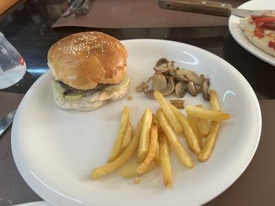 STEVE'S Burger Builder Bistro