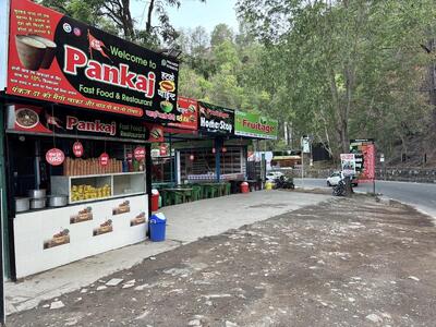 Pankaj fast food restaurant & homestay best maggi point in aamparao best fast food best tea Nainital road