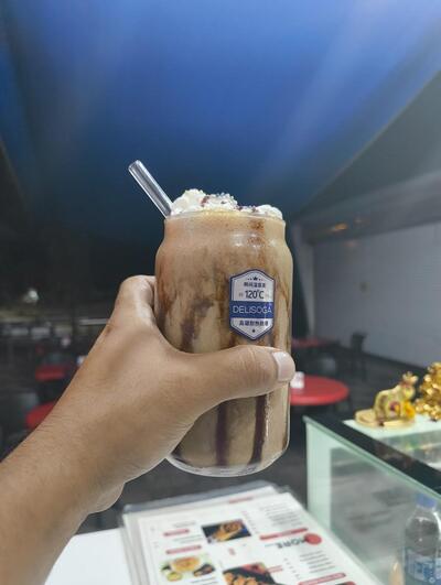 Momo Street - Momo, Rolls & More