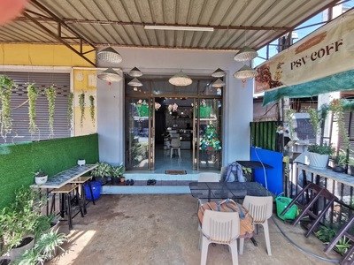 ຮ້ານກະເຟນົມເຢັນ