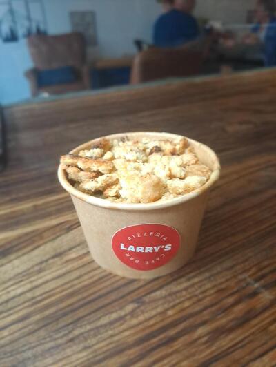 Larry's Pizzeria + Streetfood Restaurant