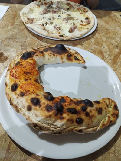 PizzeriaMezza Luna