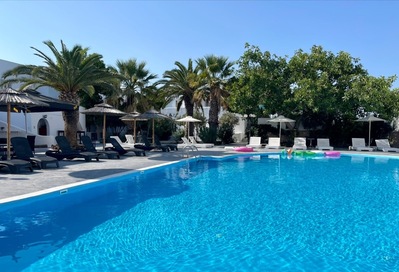 Albatros Poolside Bar