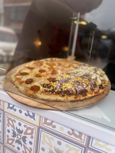 PIZZA & TRADICION