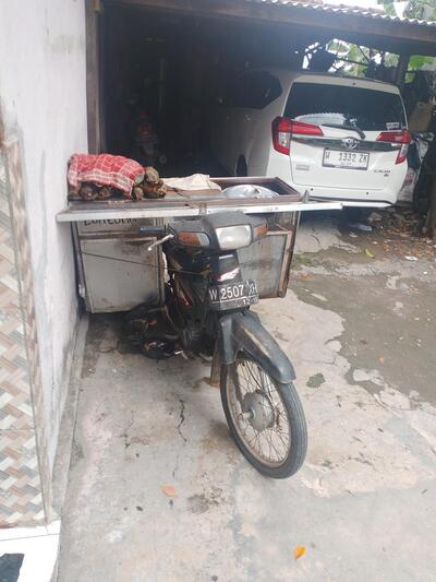 Lontong kikil cak man