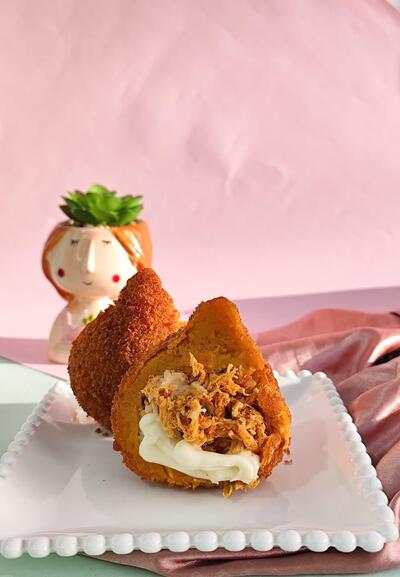 Tia Velha Doces e Salgados