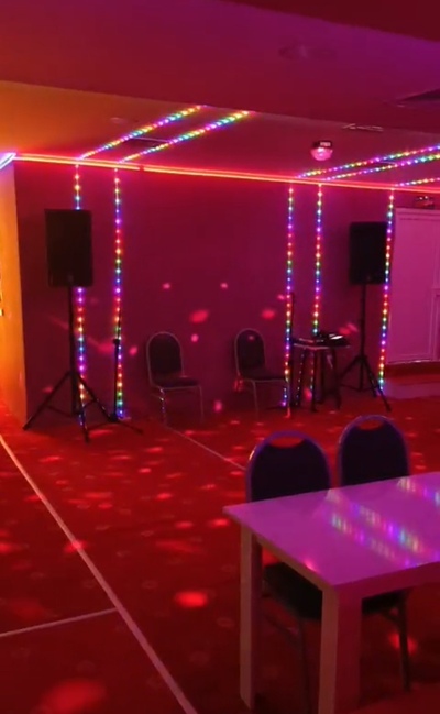 06 SHOW BAR