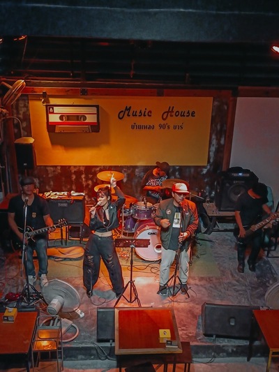 Music House 90’s Bar บ้านเพลงชะอำ