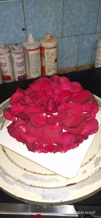 Shri Radhey Daily Needs And Cake Shop