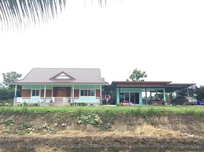 ต้นหว้าบ้านขนม