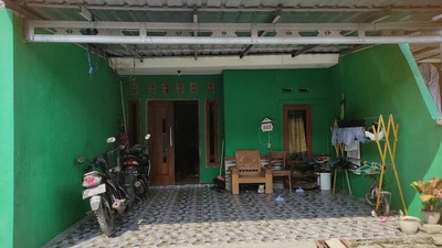 Kedai ayam geprek bu is