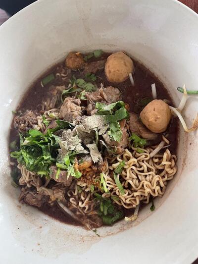 ร้านก๋วยเตี๋ยวคุณย่า (วังสมบูรณ์)