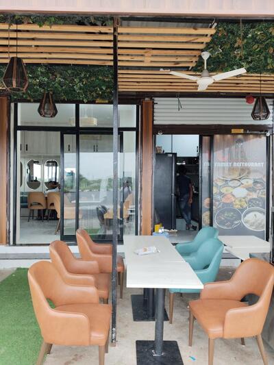 Unique Family Reaturant