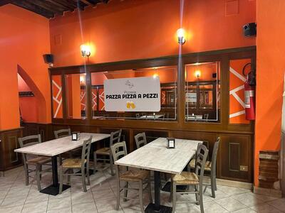 Pizzeria Pazza Pizza A Pezzi