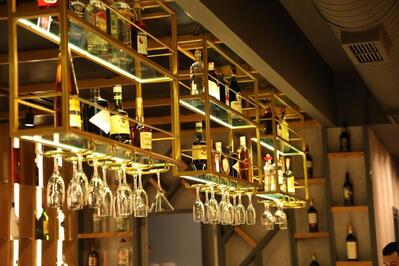 Mel’s Lounge Bar