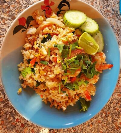 ร้านอาหารตามสั่ง นกยูง