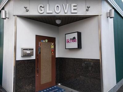 Glove