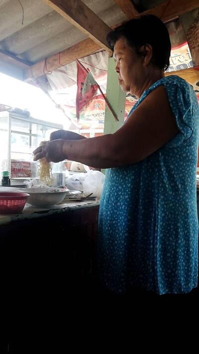 ก๋วยจั๊บป้าเล็ก อาหารตามสั่ง