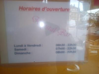 Le Krystal Bar, Mehari Filmon