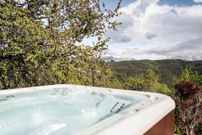 Pippos Mountain Lodge great Food, Suites & Farm