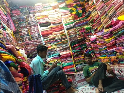 মদিনা বার্মিজ ক্লোথ ষ্টোর