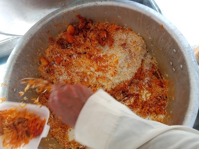 Karachi al madina biryani center