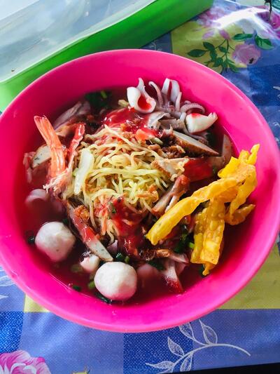 ร้านบะหมี่เจ๊แก๋ง