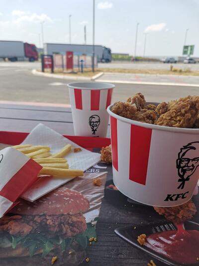 KFC Stari Banovci Drive Thru